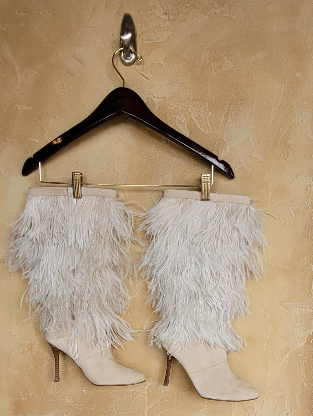 Elegant Winter White Knee High boots dramatic ostrich feather embellishments 6.5 - Picture 8 of 15